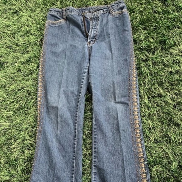 Beautiful Embroidered Jeans - Picture 1 of 4